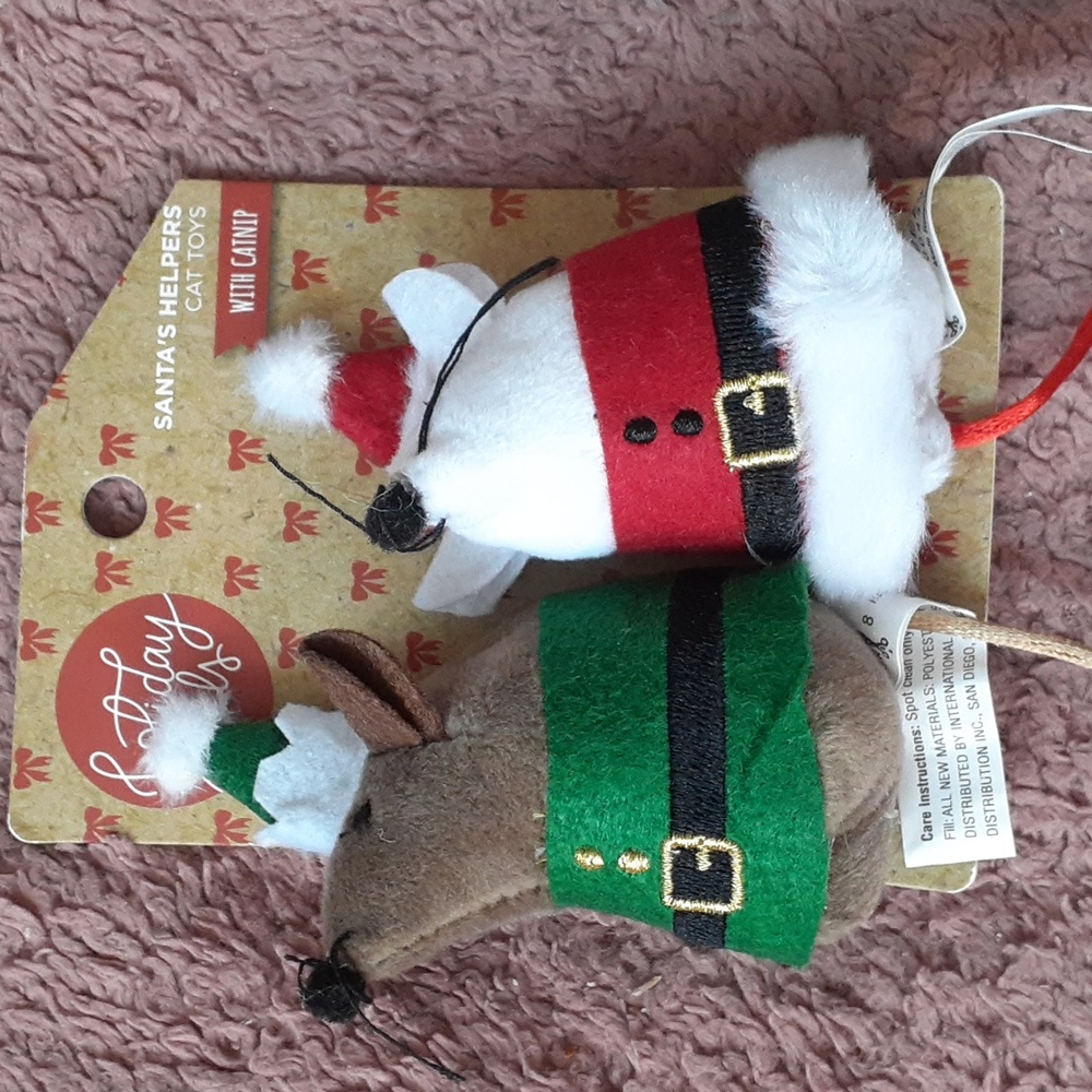 Brand New PETCO HOLIDAY TAILS  CATNIP Mice- 2 CT.